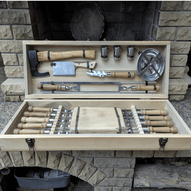 Шашличний набір у кейсі з дерева “Вікінг” на 10 персон (28 предметів)