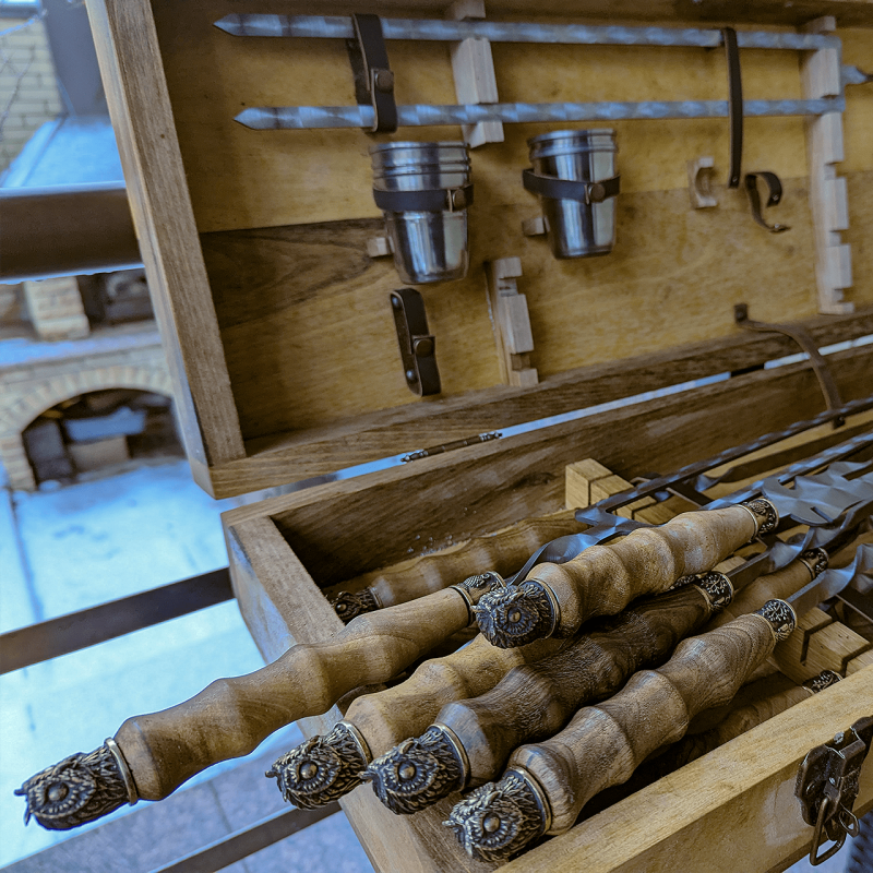 Набір шампурів 'Гетьманський Горіх' на 10 персон у преміальному кейсі (22 предметa)