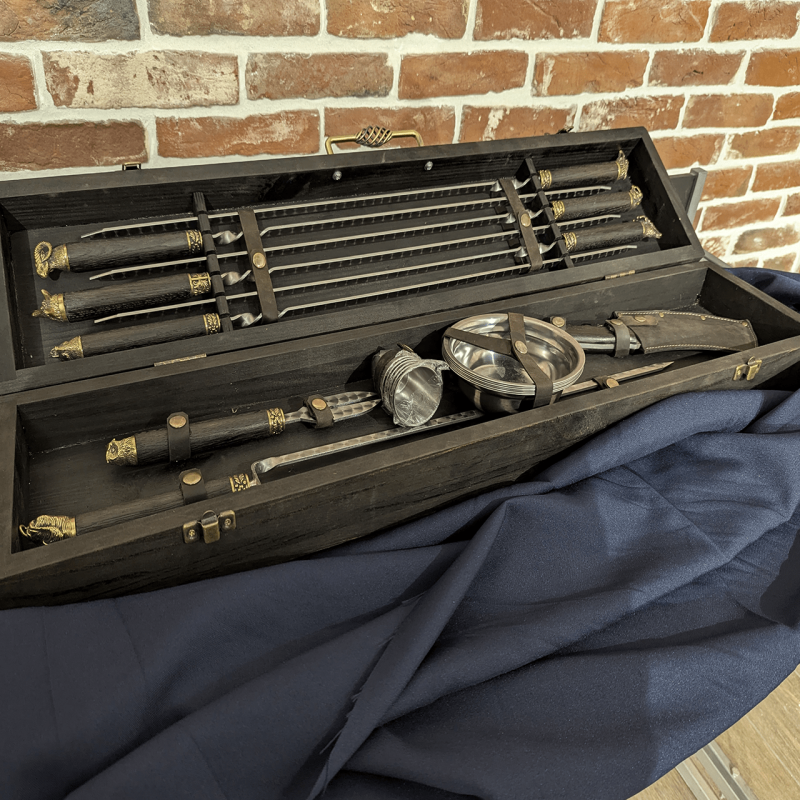 Подарунковий кейс з шампурами на 6 персон “Класичний темний” (21 предмет)