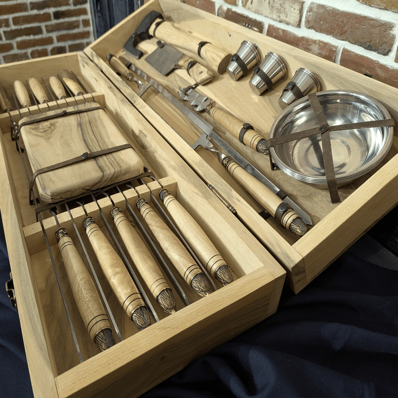 Набір шампурів на 10 персон у кейсі “Скандинавський” (28 предметів)