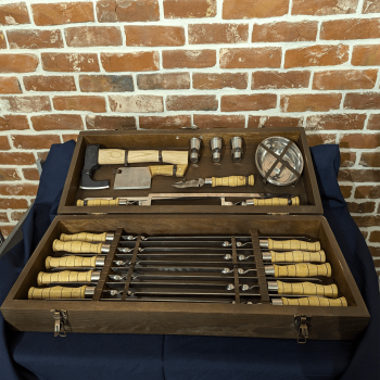 Набір для шашлика на 10 персон у дерев'яному кейсі “Шеф-віртуоз” (27 предметів)