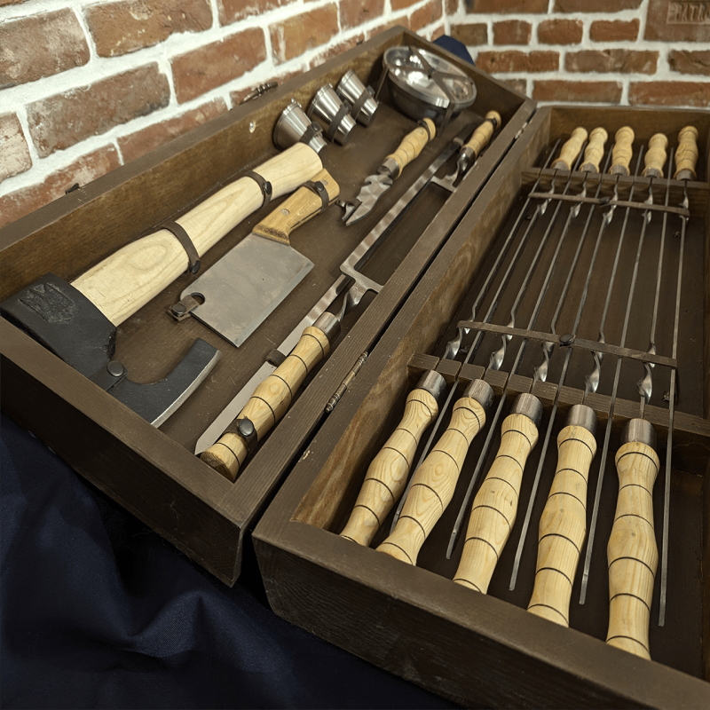 Набір для шашлика на 10 персон у дерев'яному кейсі “Шеф-віртуоз” (27 предметів)