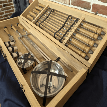 Подарунковий набір шампурів на 10 персон у дерев'яному кейсі “Ольвія” (29 предметів)
